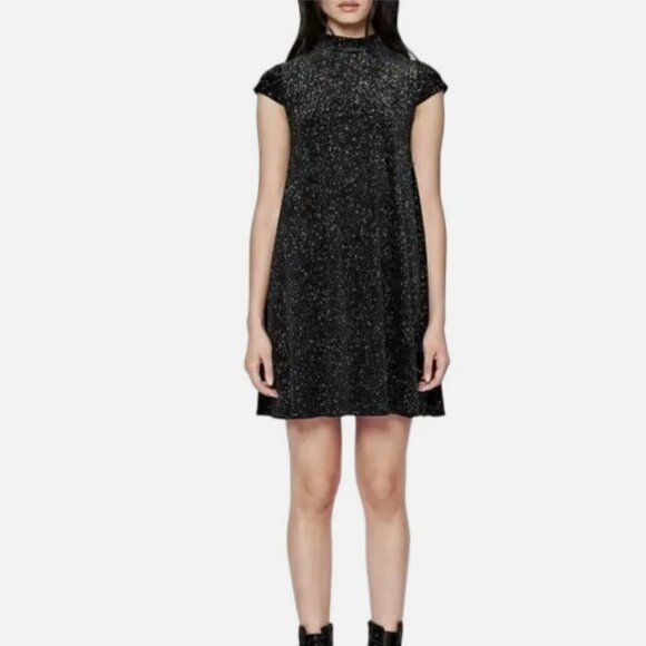 Chelsea & Theodore Dresses & Skirts - Chelsea & Theodore Black Sparkle Cap Sleeve Dress